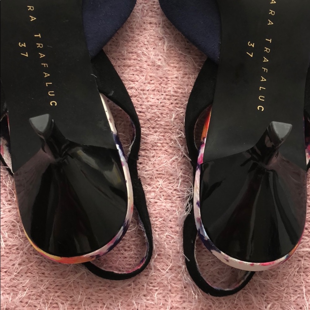 Shoes - Picture 3 of 5